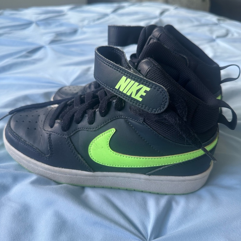 Nike Kids Black and Lime Sneakers